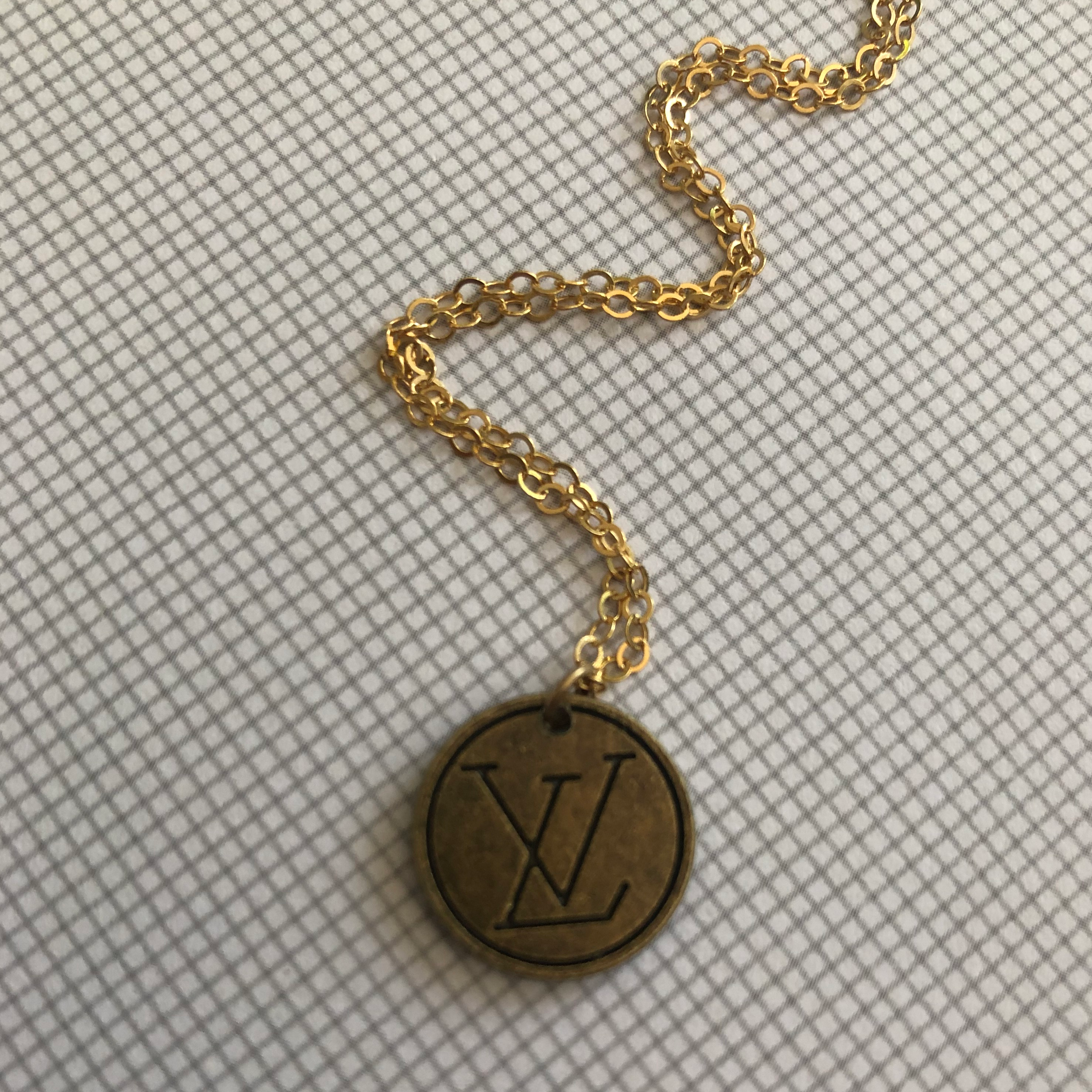 Louis vuitton button deals necklace