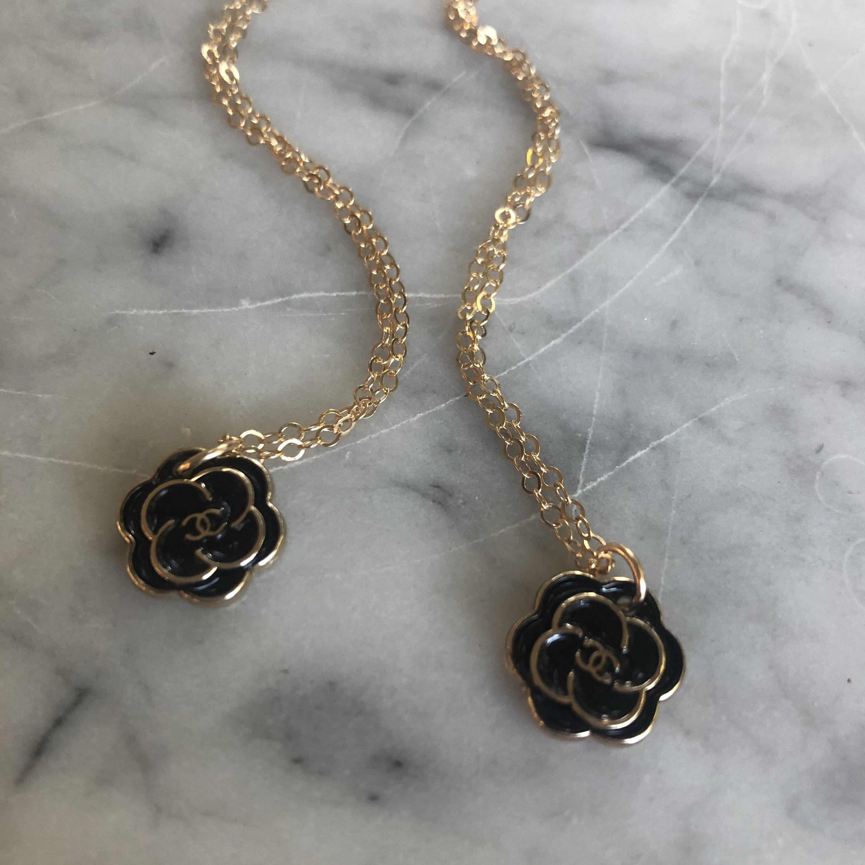 Chanel Vintage Gold CC Logo Charm Necklace – Amarcord Vintage Fashion